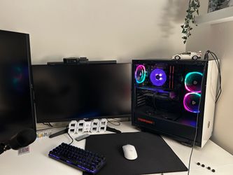 CyberPowerPC Gaming Tower i5-12400F 16GB RTX 3050 932GB SSD Win11 RGB + Monitor
