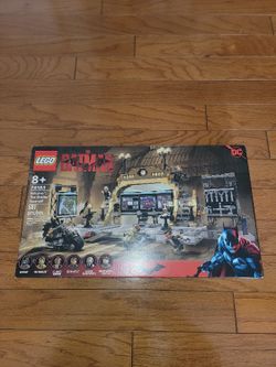 LEGO 76183 The Batman Batcave The Riddler Face-Off