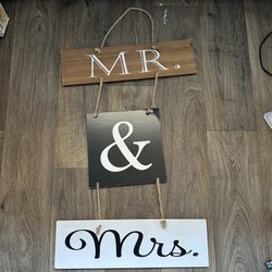 Mr & Mrs Hanging Sign