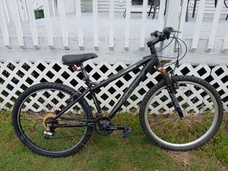 Haro kids small adult 26-in mountain bike 16 inch frame ready to ride