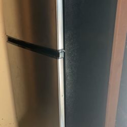 Small Fridge 180