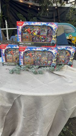 Pokemon Mega Lucario ex Premium Figure Collection