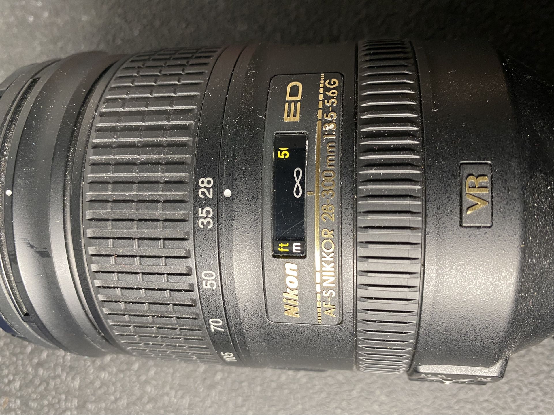 Nikon Nikkor AF-S 28-300mm 1:3.5-5.6 G ED VR