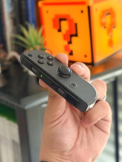 Nintendo Switch Right Gray Joy-Con
