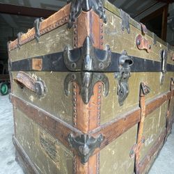 Antique Flat Top Trunk. 