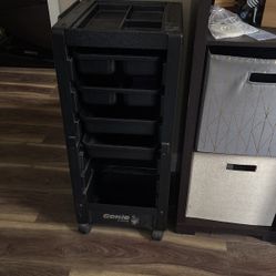 Hair/makeup/ Storage 