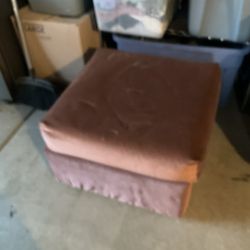 Beautiful square 24” x 24” x 17” ottoman 