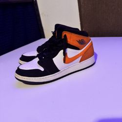 shattered backboard jordan 1’s 