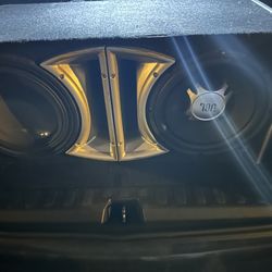 Alpine Type R And A Jbl 12 Inch Subwoofers 