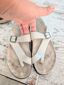 MEPHISTO White Leather Thong Strap Sandals Women's Size 8