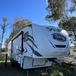 Forest River - Sabre 5th Wheel Trailer