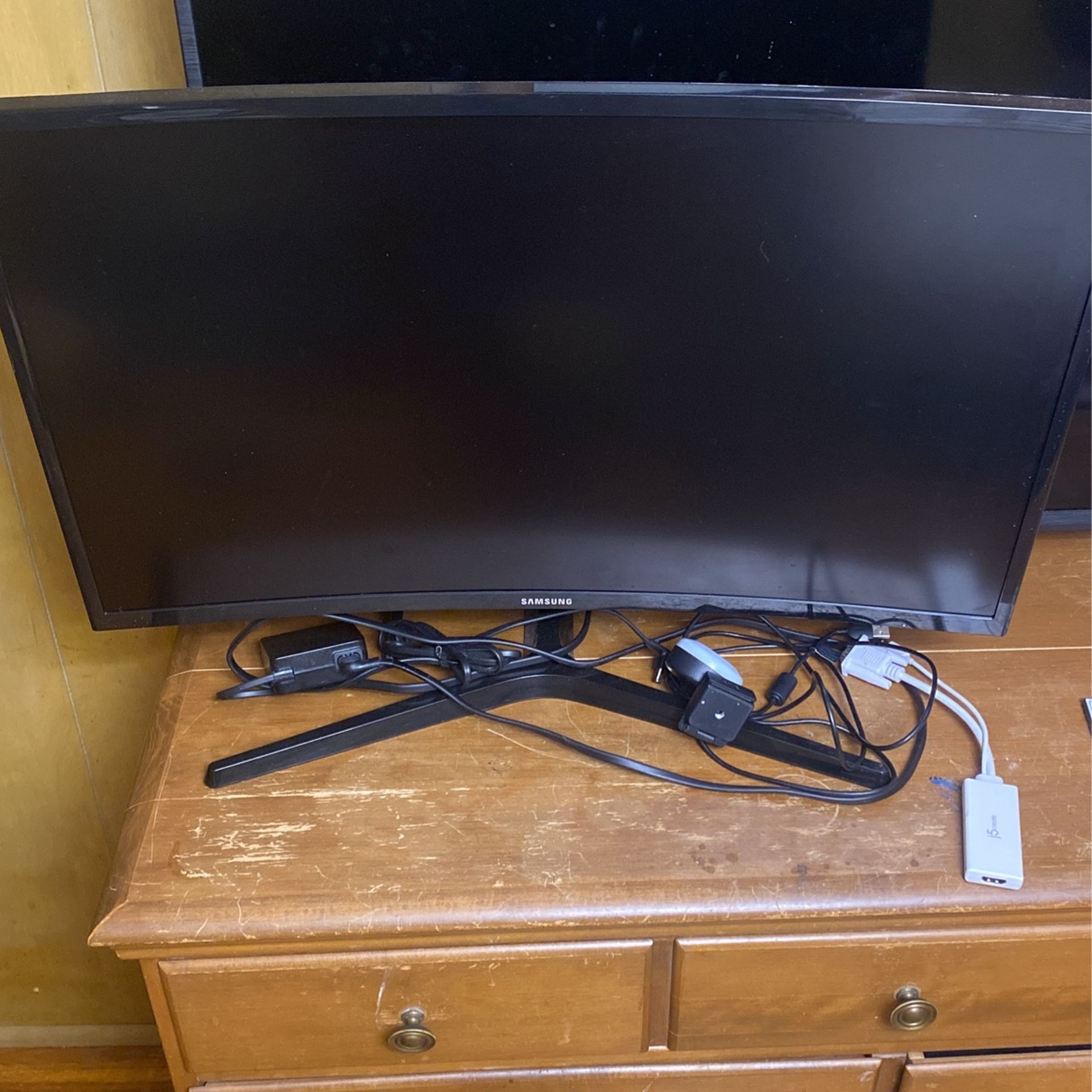 Samsung 27” Curved Gaming Monitor