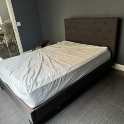 Queen Size Headboard With Mattress