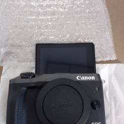Canon Eos M6 Mirrorless digital camera with EF-M 15-45mm STM IS Kit Lens

