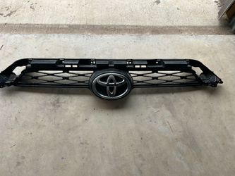 2018 Toyota 4 Runner SRS OEM grill
