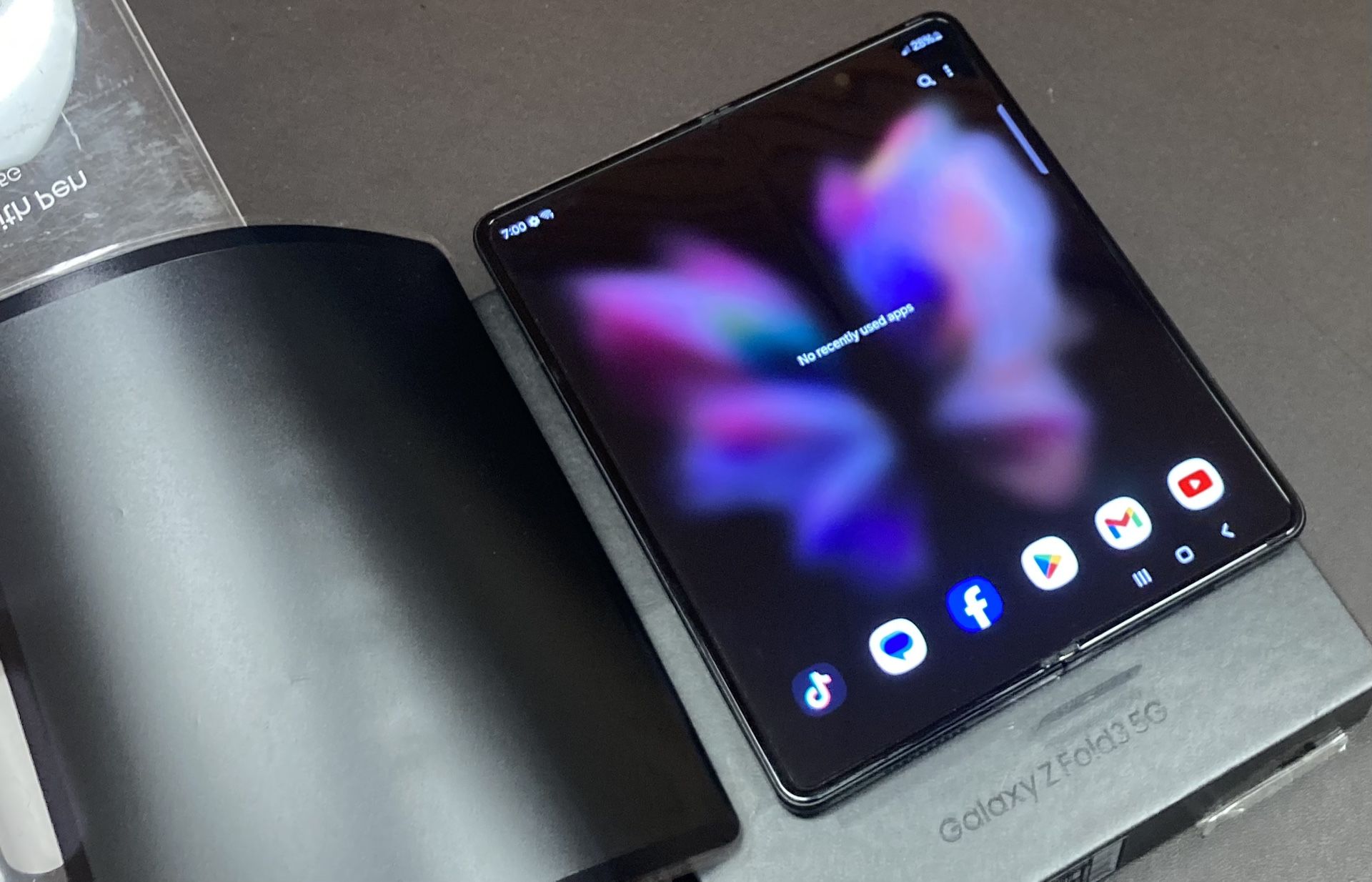 Open Box/Like New Samsung Galaxy Z Fold3 5G 512GB Unlocked TikTok +Extras