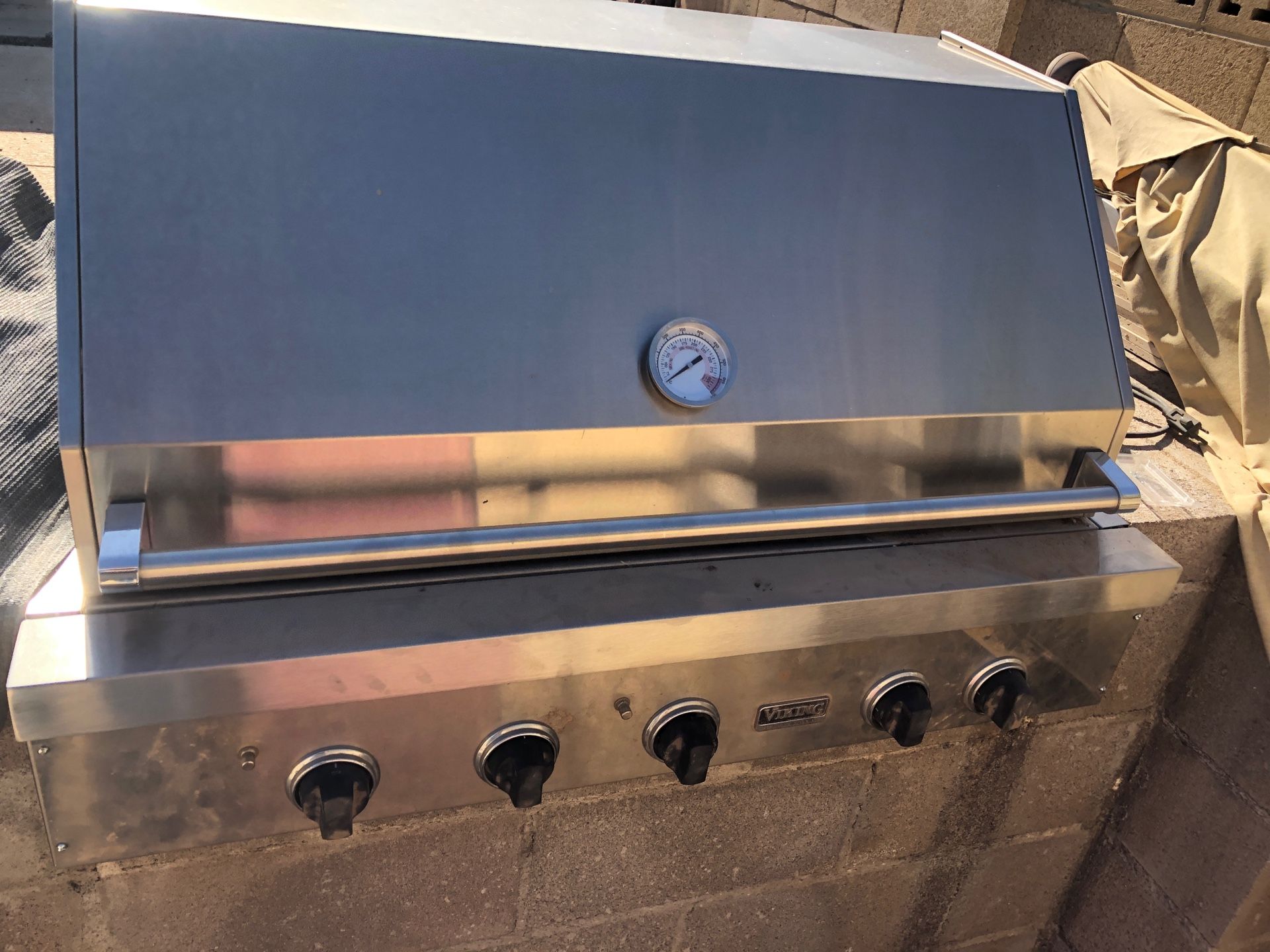Viking Professional Built-In Gas Grill with rotisserie motor