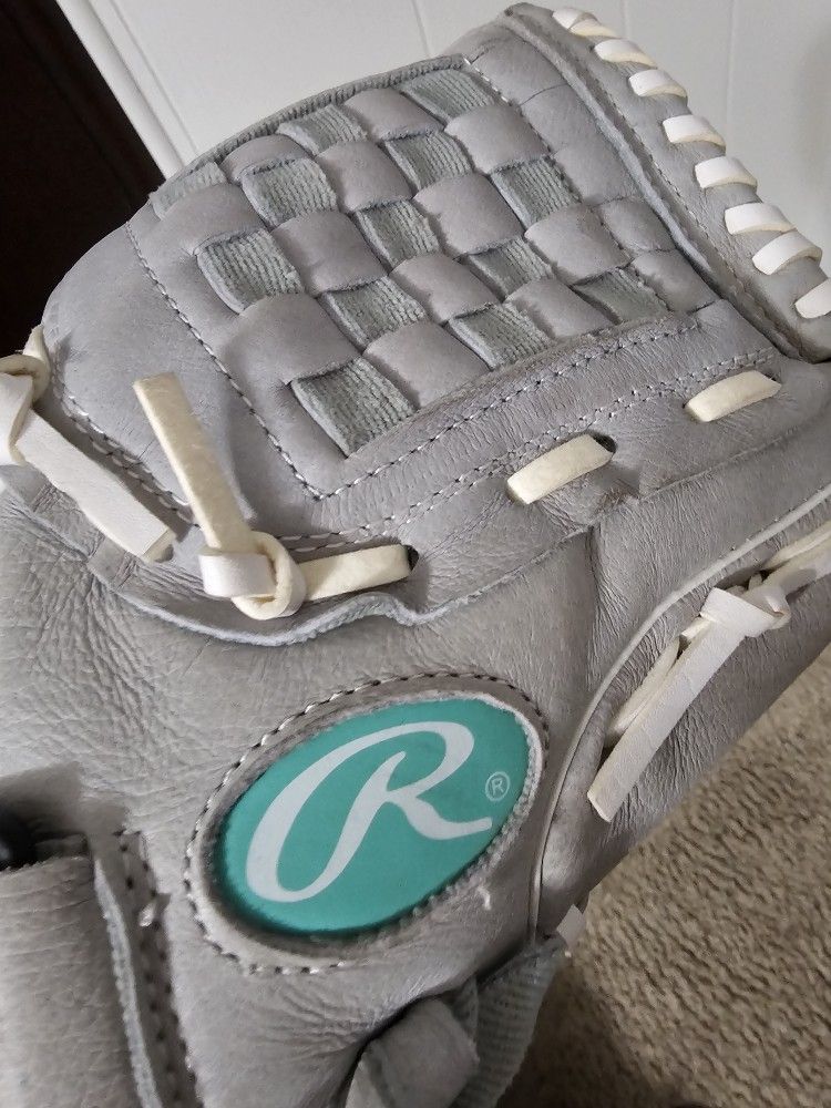 Rawlings Softball Glove