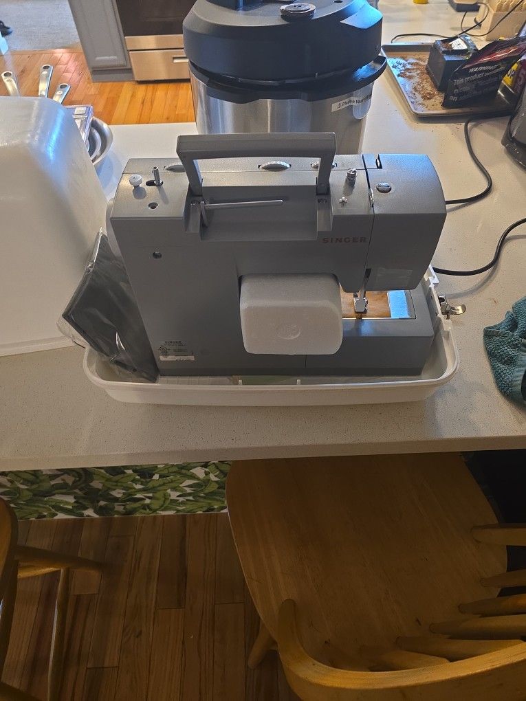 Singer Sewing Machine Heavy Duty