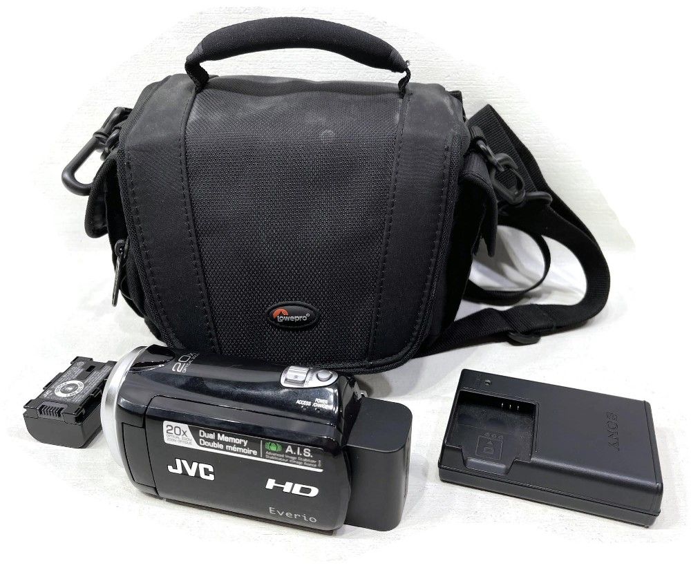JVC Model Number GZ HM320BU Everio HD Digital Camcorder and Accessories. Tested. Working