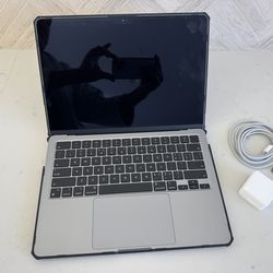 🔥 Apple MacBook Air M1 (2020) – Excellent Condition – Bundle 🔥