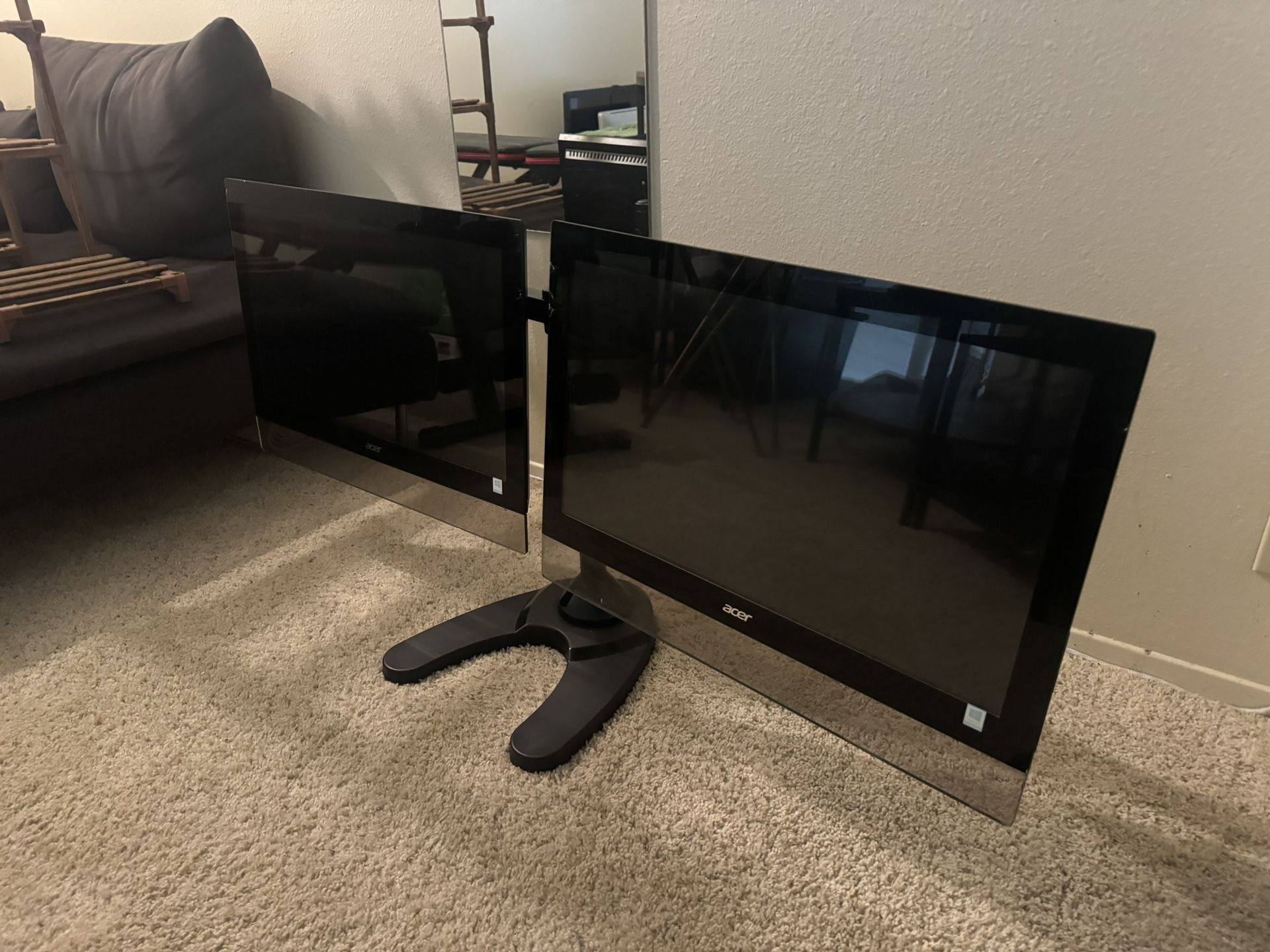 (2) Monitors W/ Stand