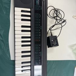Yamaha Electronic Keyboard