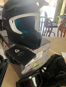 Helmet & Goggles, New L (Adult), See All Photos !
