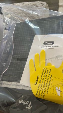 Paper cutter