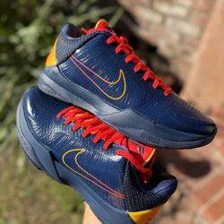 NIKE KOBE 5 CAITLIN CLARK 8.5M, 9M, 10M, 13