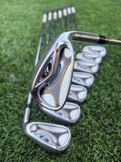 Taylormade R7 p-4 iron + approach/gap wedge men’s right handed golf club set