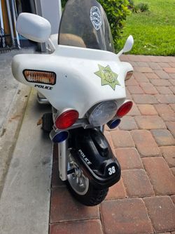 Kids battery powered police motorcycle