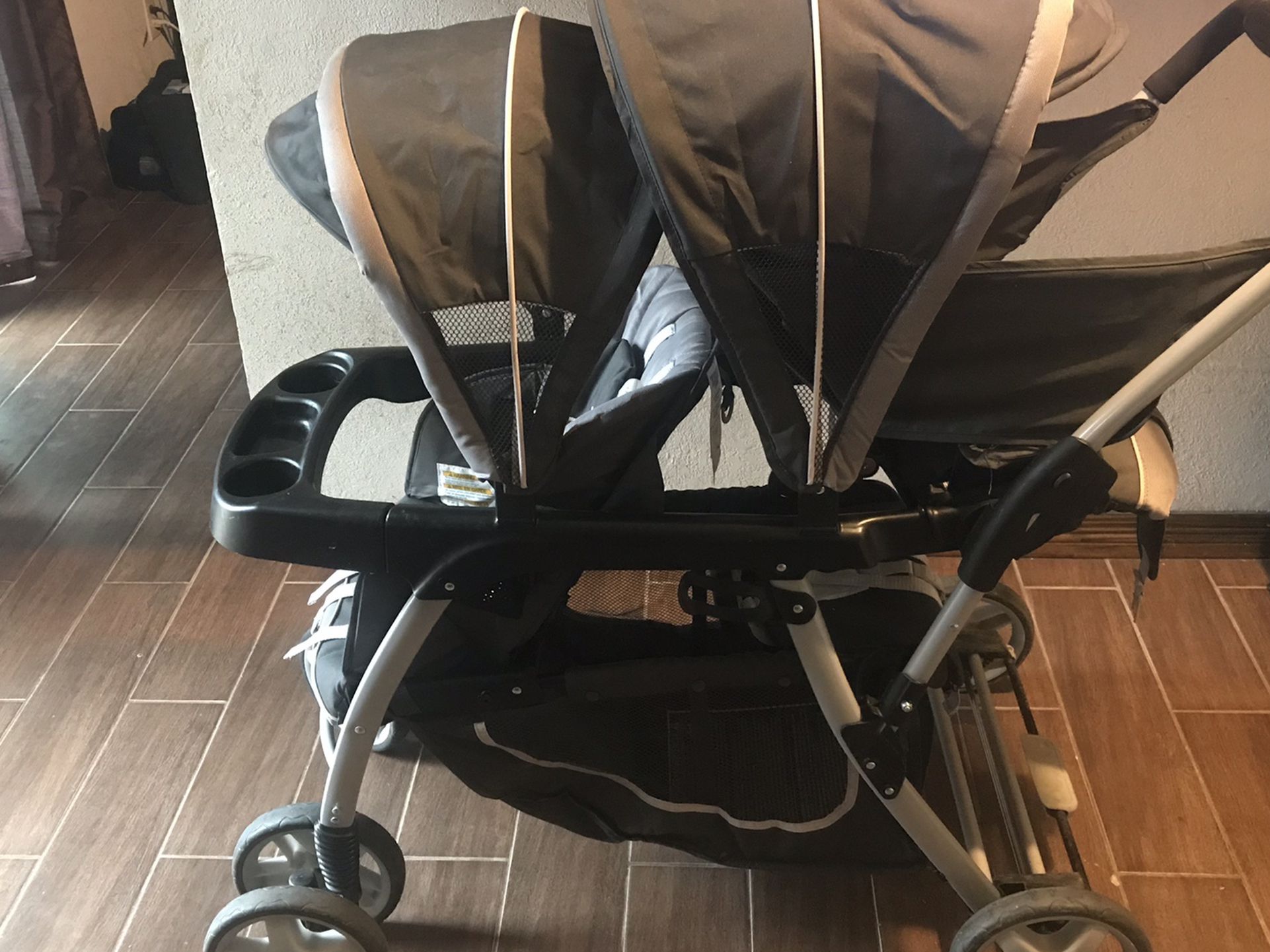 (Great Condition) Graco Ready2Grow™ Click Connect™ LX Double Stroller $40
