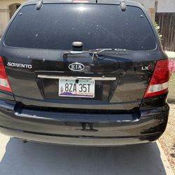 2006 Kia Sorrento. Runs and drive perfect. 201k Miles Only 