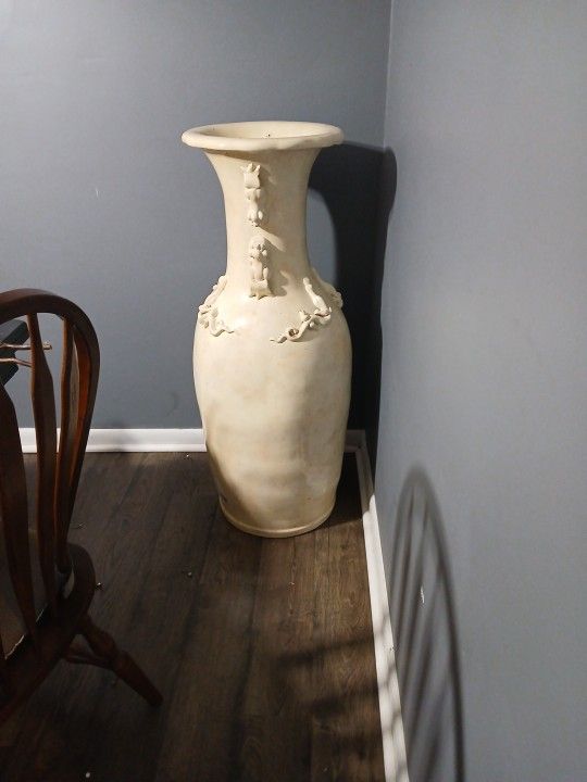 Huge Chinese Vintage Vase 
