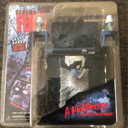 Mezco Toyz Cinema Of Fear Nightmare On Elm Street