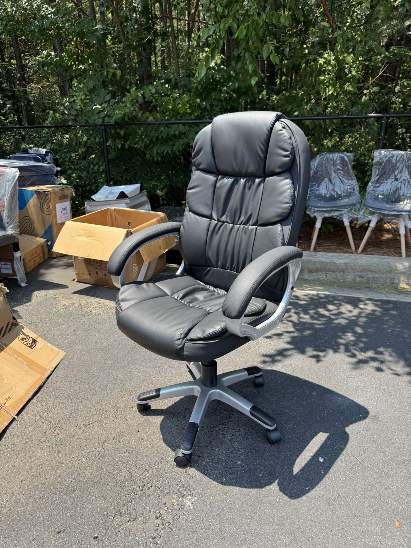 BIGGER AND TALL OFFICE CHAIR