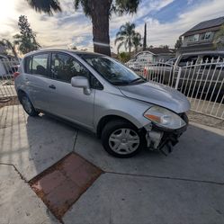 2010 Nissan versa