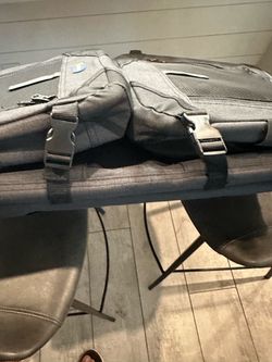 XL 42” Collapsible Portable Dog Crate – Like New