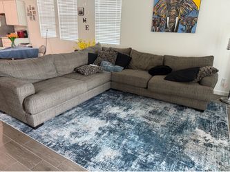 Sectional couch
