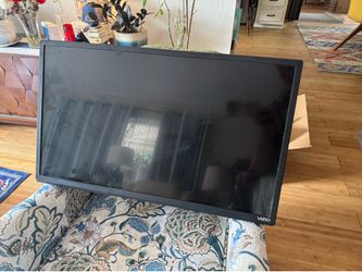 Vizio smart TV 28" x 16" (READ DESCRIPTION)