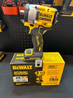 DEWALT ATOMIC 20V MAX 1/2 inch Variable Speed Impact Wrench (Tool Only). 450ft lb. NEW