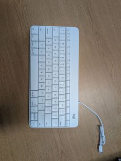 Logitech Wired Keyboard iPad with Lightning Connector - White