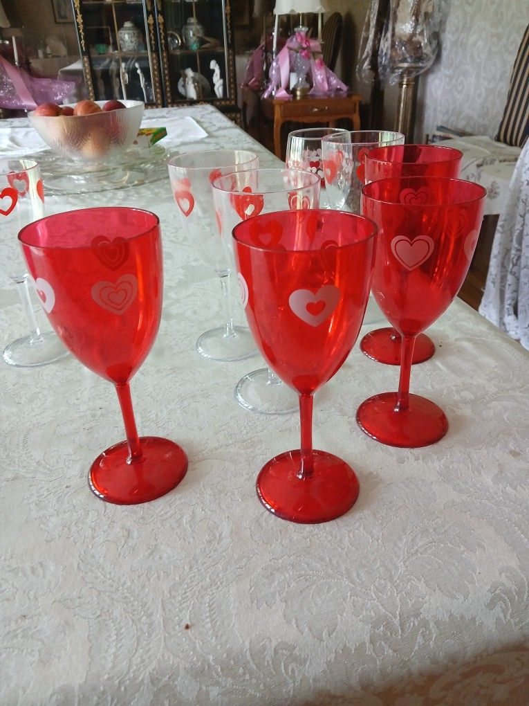 Twelve Party plastic glasses