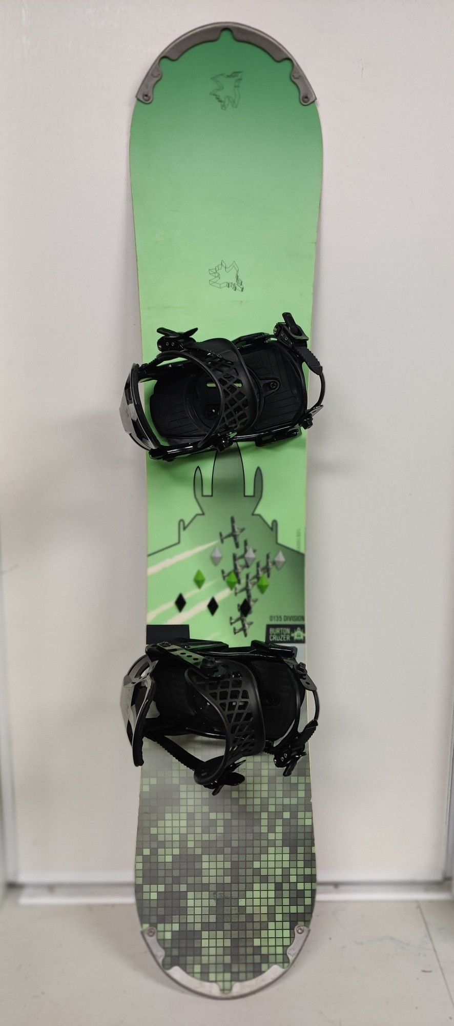 Burton Cruzer Snowboard 135 cm And Matrix Bindings Both Is In Excellent Condition