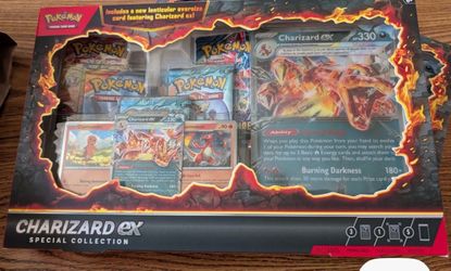 Pokemon/Charizard Ex box set