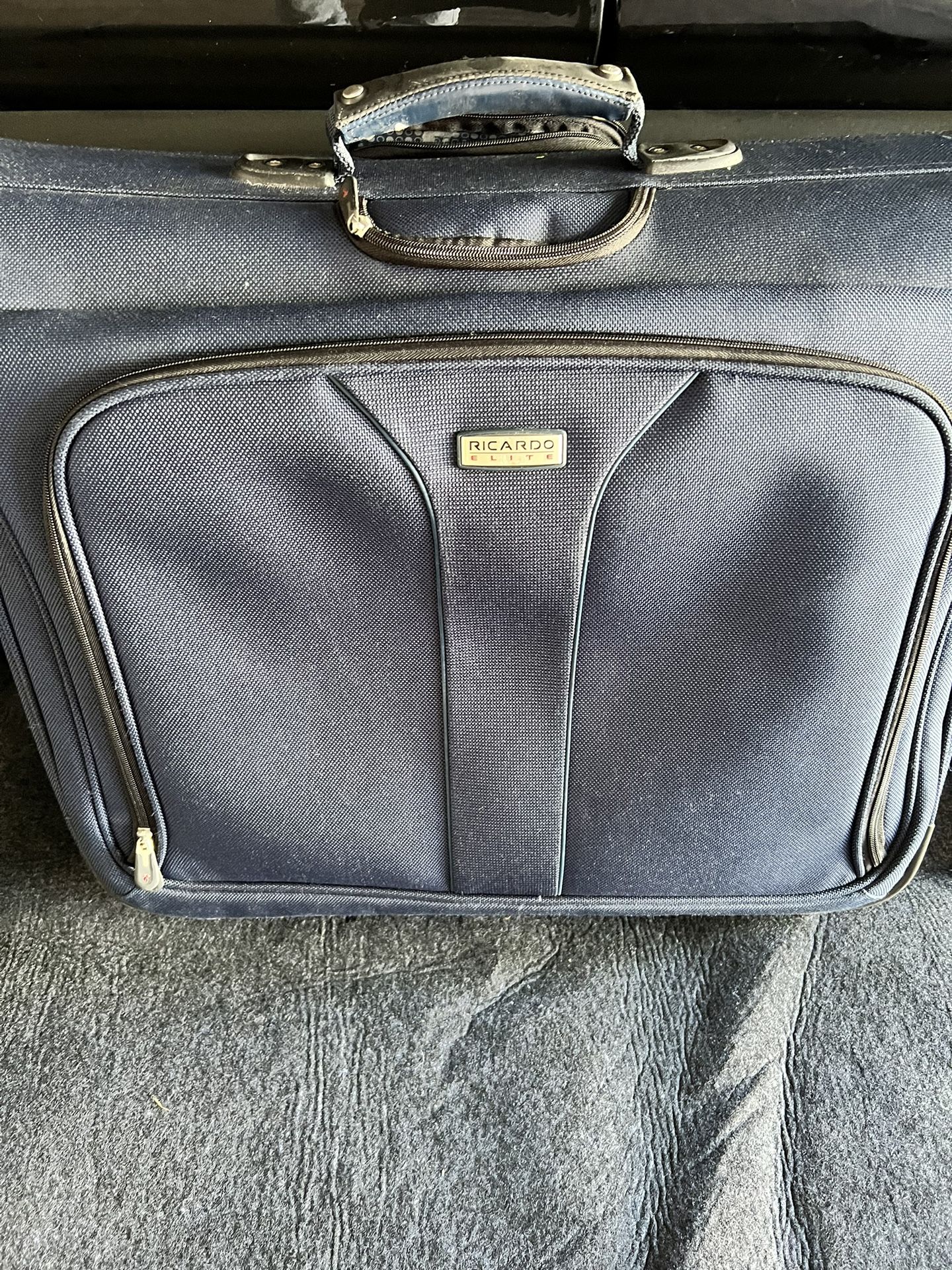 Ricardo Of Beverly Hills Luggage Garment Bag On Wheels