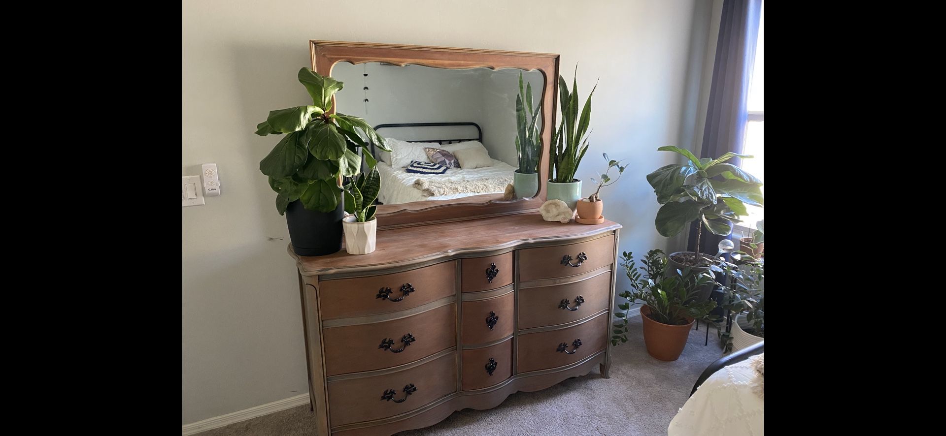Dresser With Mirror