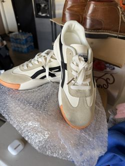 Tennis Shoes Size 6 (Brand New)