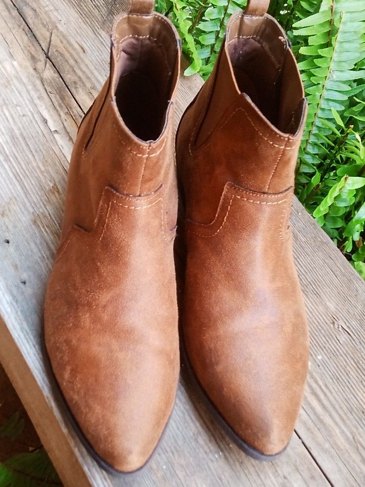 GORGEOUS BEAUTIFUL ARIZONA AZ MAJOR COGNAC ANKLE BOOTIES
